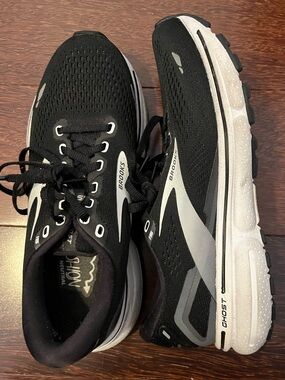Brooks Ghost 15 Women's Running Shoes - Black/White - Size 6